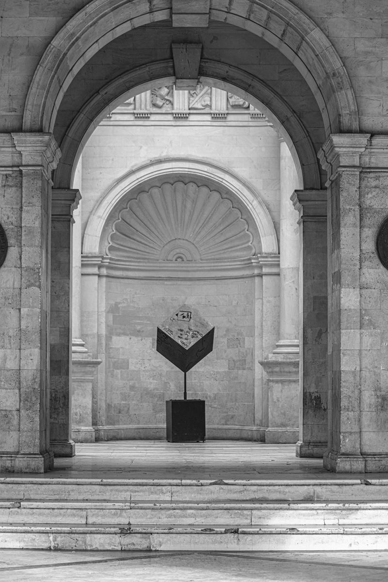 Black n White -Heraklion