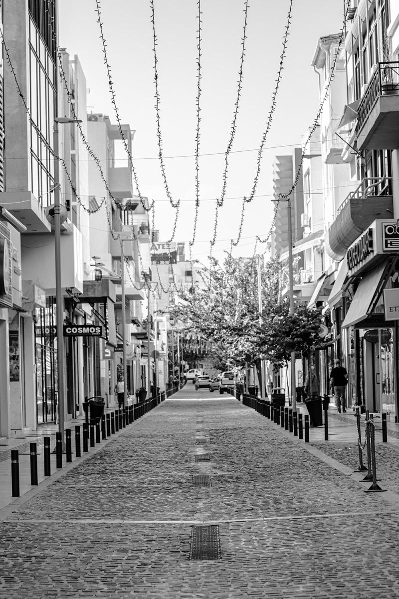 Black n White -Heraklion